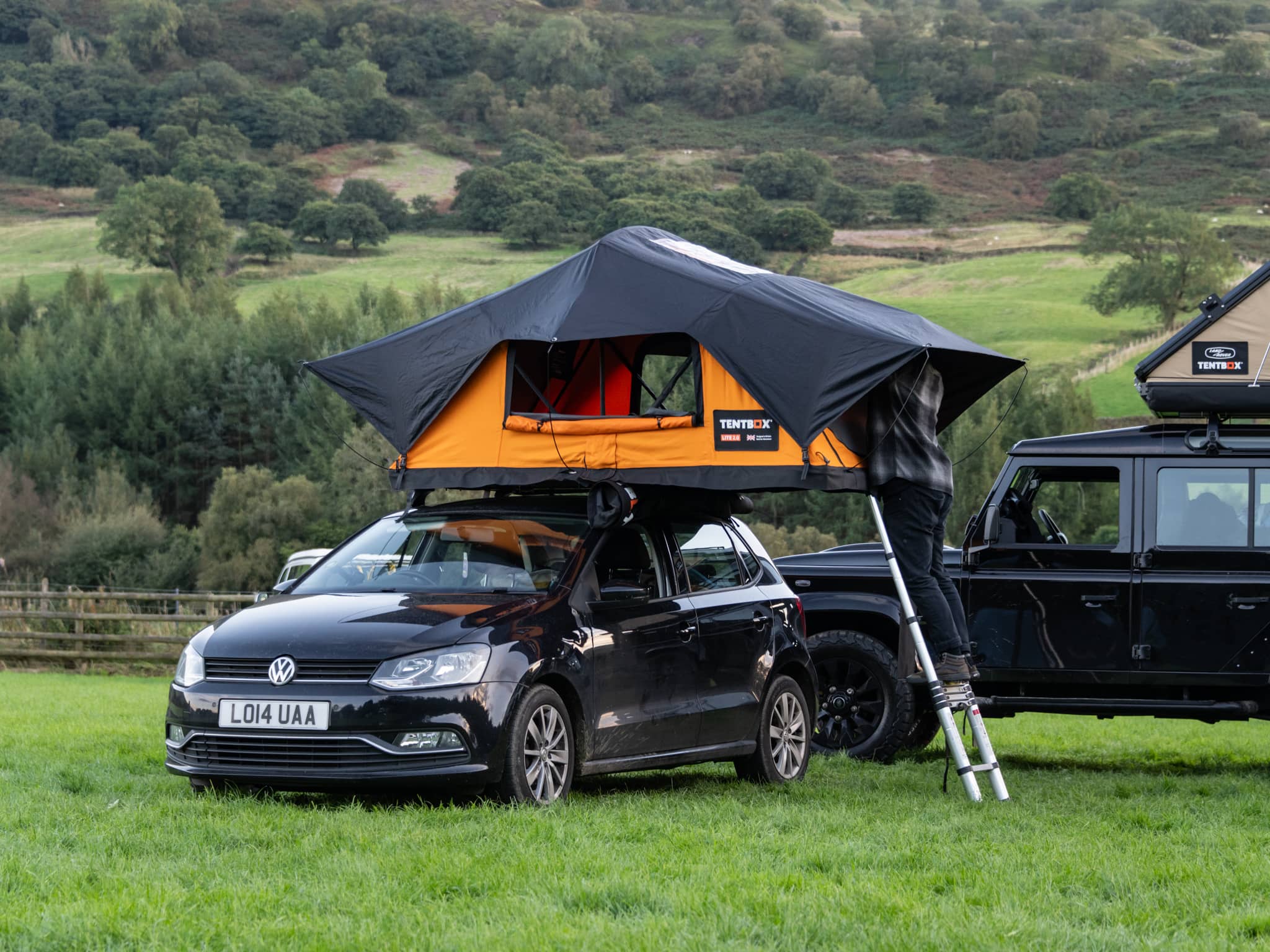 Portable Fold‑Out Car Roof Top Tent